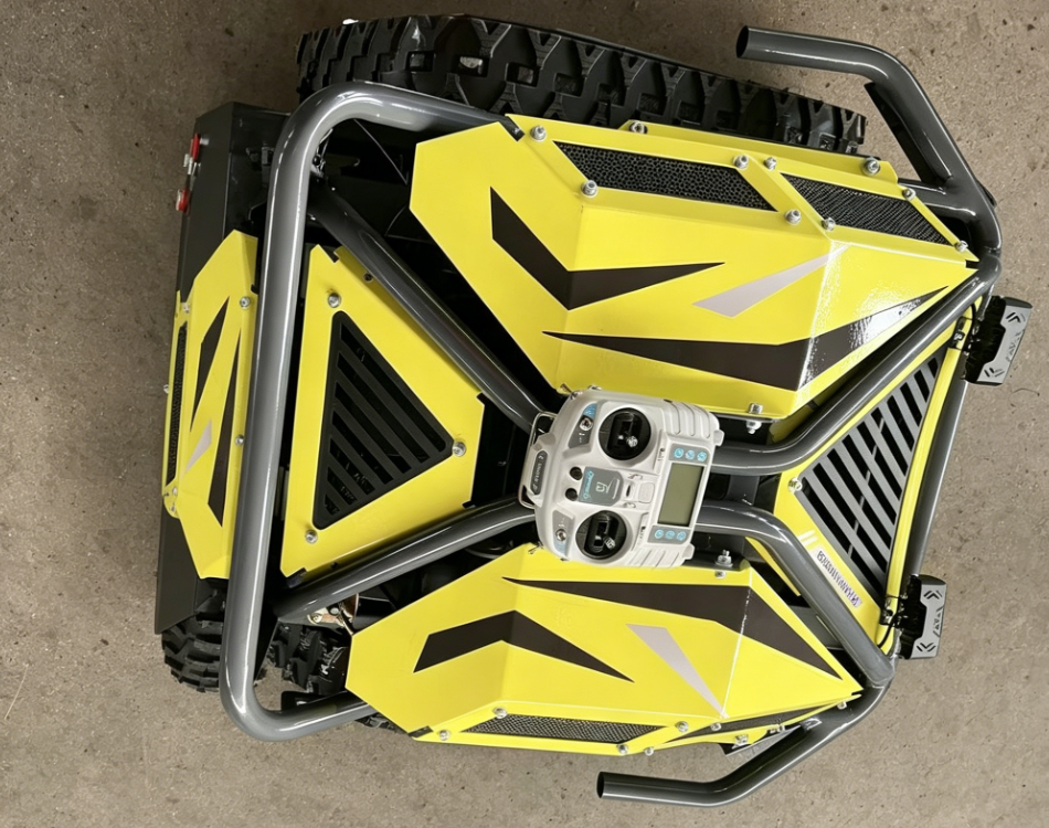 WP-X550 widok z góry – obudowa, rama ochronna i pilot 2.4 GHz