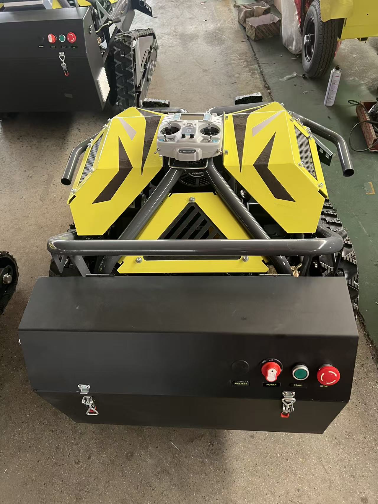 WP-X550 widok z tyłu – panel sterowania (BATTERY, POWER, START, STOP)