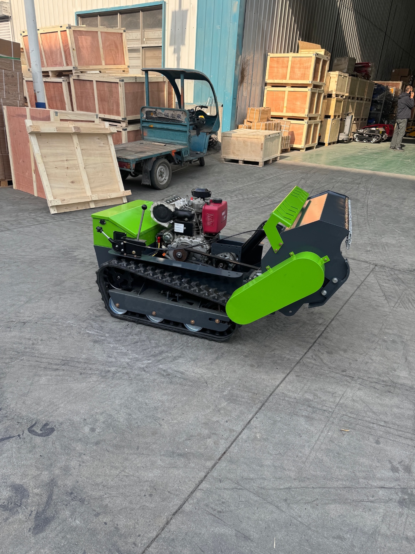 WP-1000 – widok od przodu, głowica bijakowa z łańcuchami i 20 zestawami noży